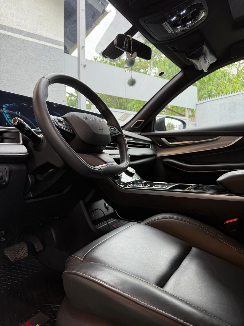 Exeed LX 1.5T CVT Advanced 2024 (22.900 km)