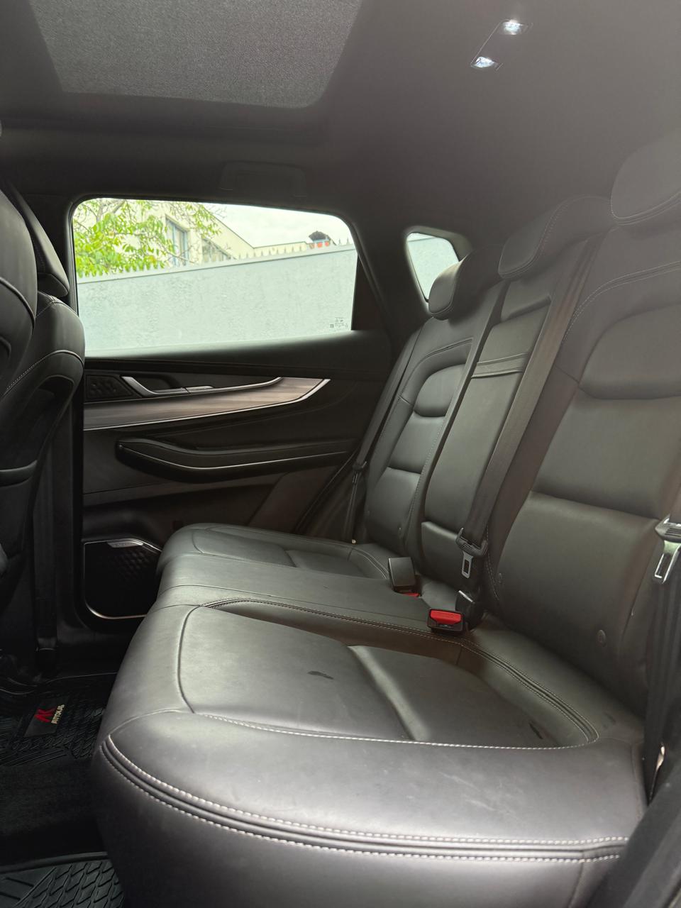 Exeed LX 1.5T CVT Advanced 2024 (22.900 km)