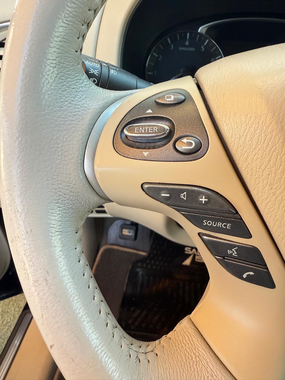 Nissan Pathfinder Advance 3.5 Aut 2015 (121450 .km)