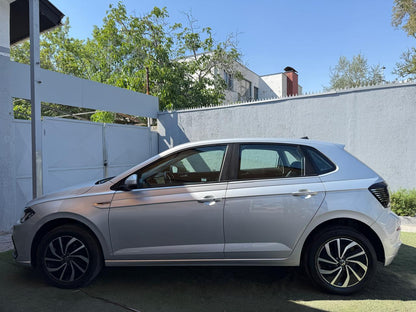 Volkswagen Polo 1.0 Highline Automático 2024 (19.000 km)