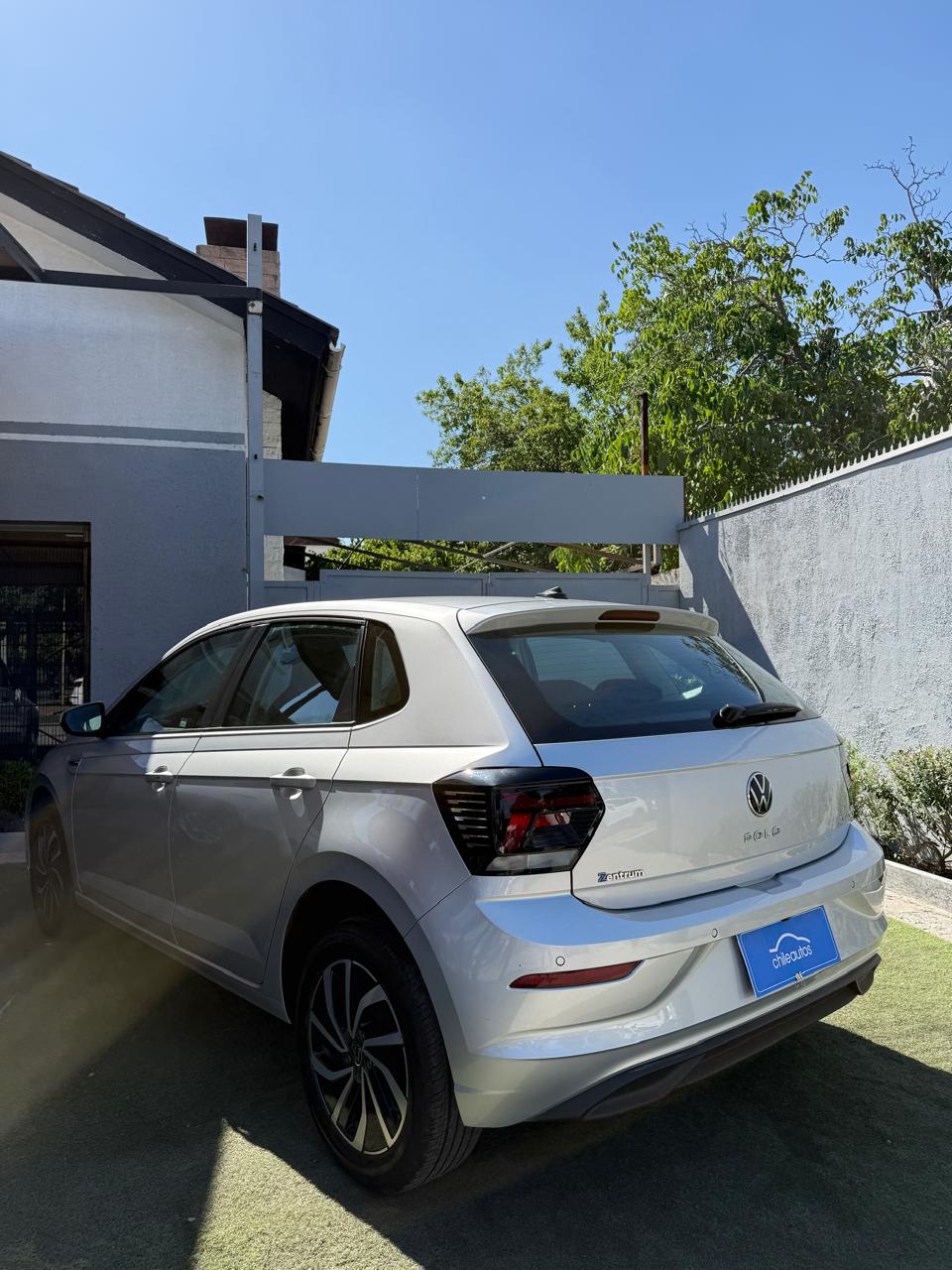 Volkswagen Polo 1.0 Highline Automático 2024 (19.000 km)