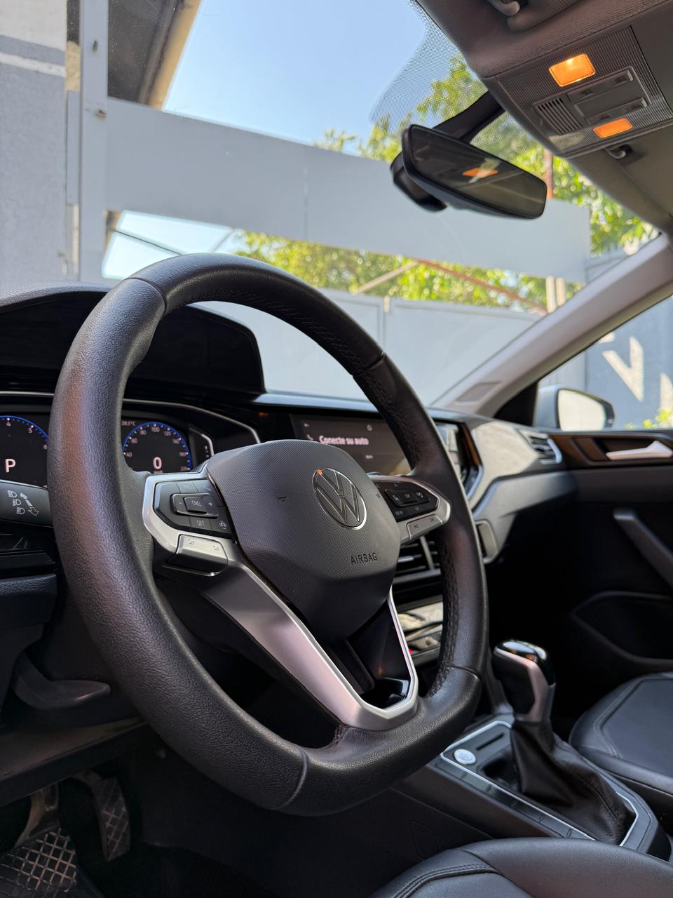 Volkswagen Polo 1.0 Highline Automático 2024 (19.000 km)