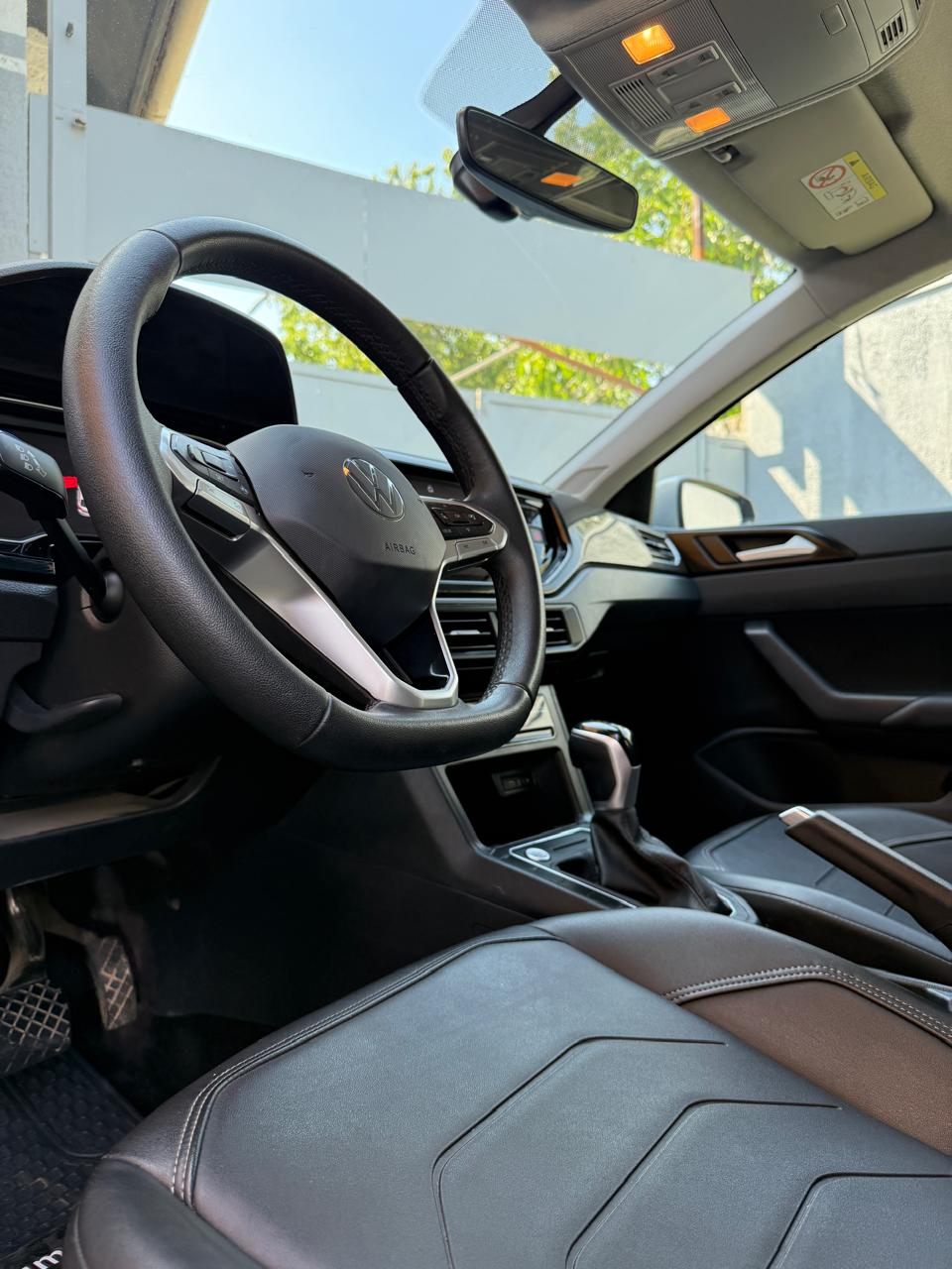 Volkswagen Polo 1.0 Highline Automático 2024 (19.000 km)