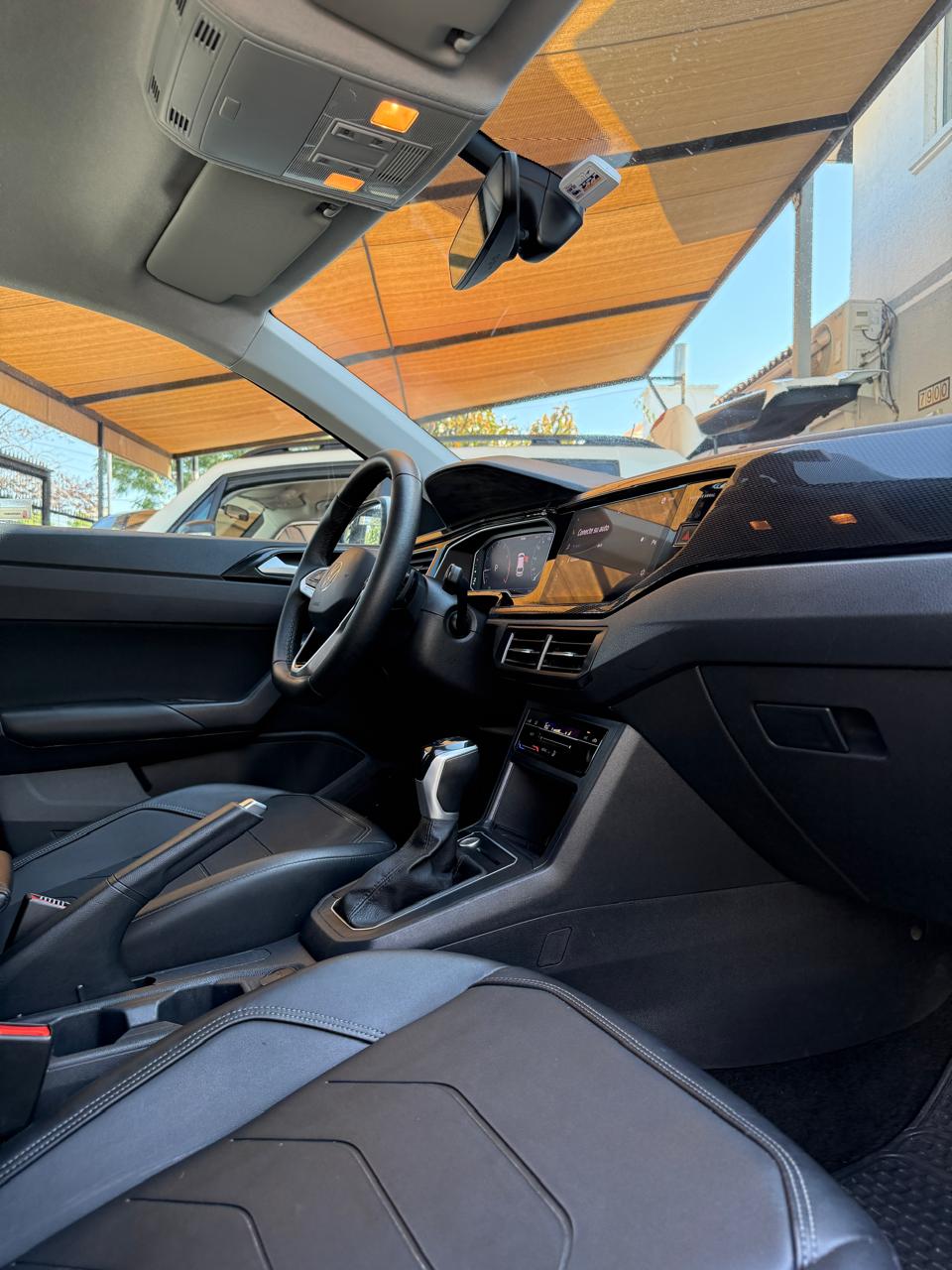 Volkswagen Polo 1.0 Highline Automático 2024 (19.000 km)