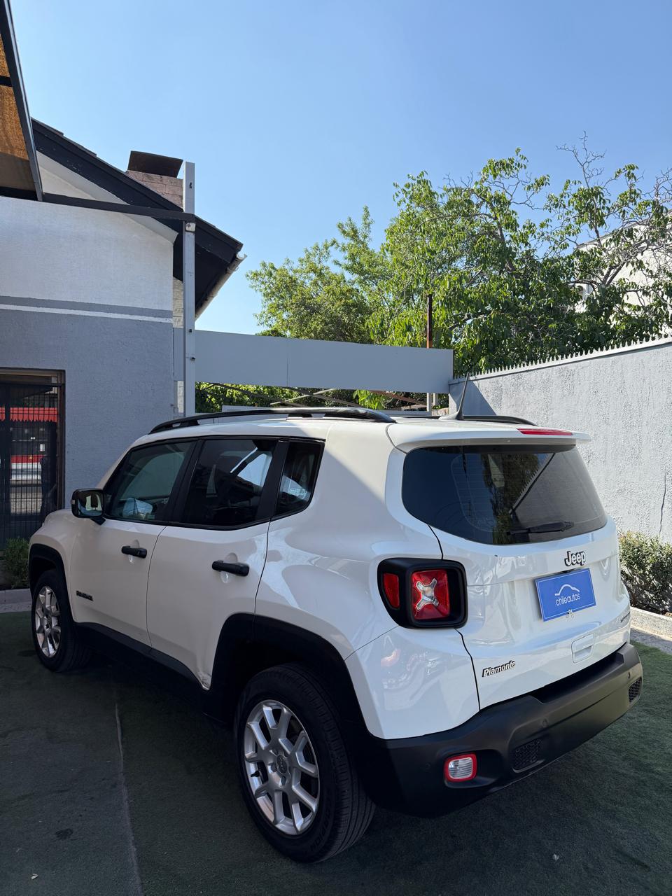 Jeep Renegade 1.8 Auto Sport LX 2023 (20.000 km)