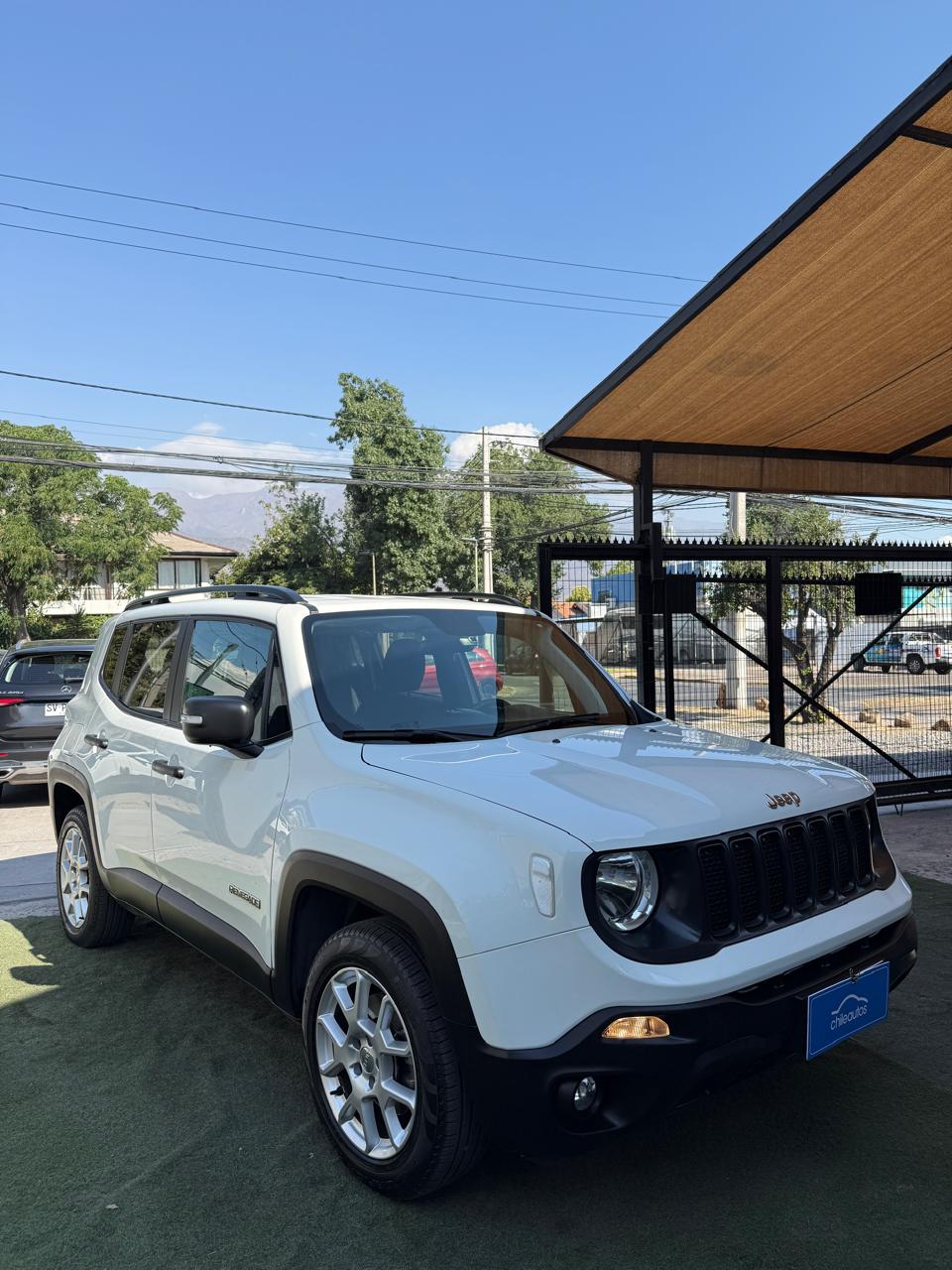Jeep Renegade 1.8 Auto Sport LX 2023 (20.000 km)