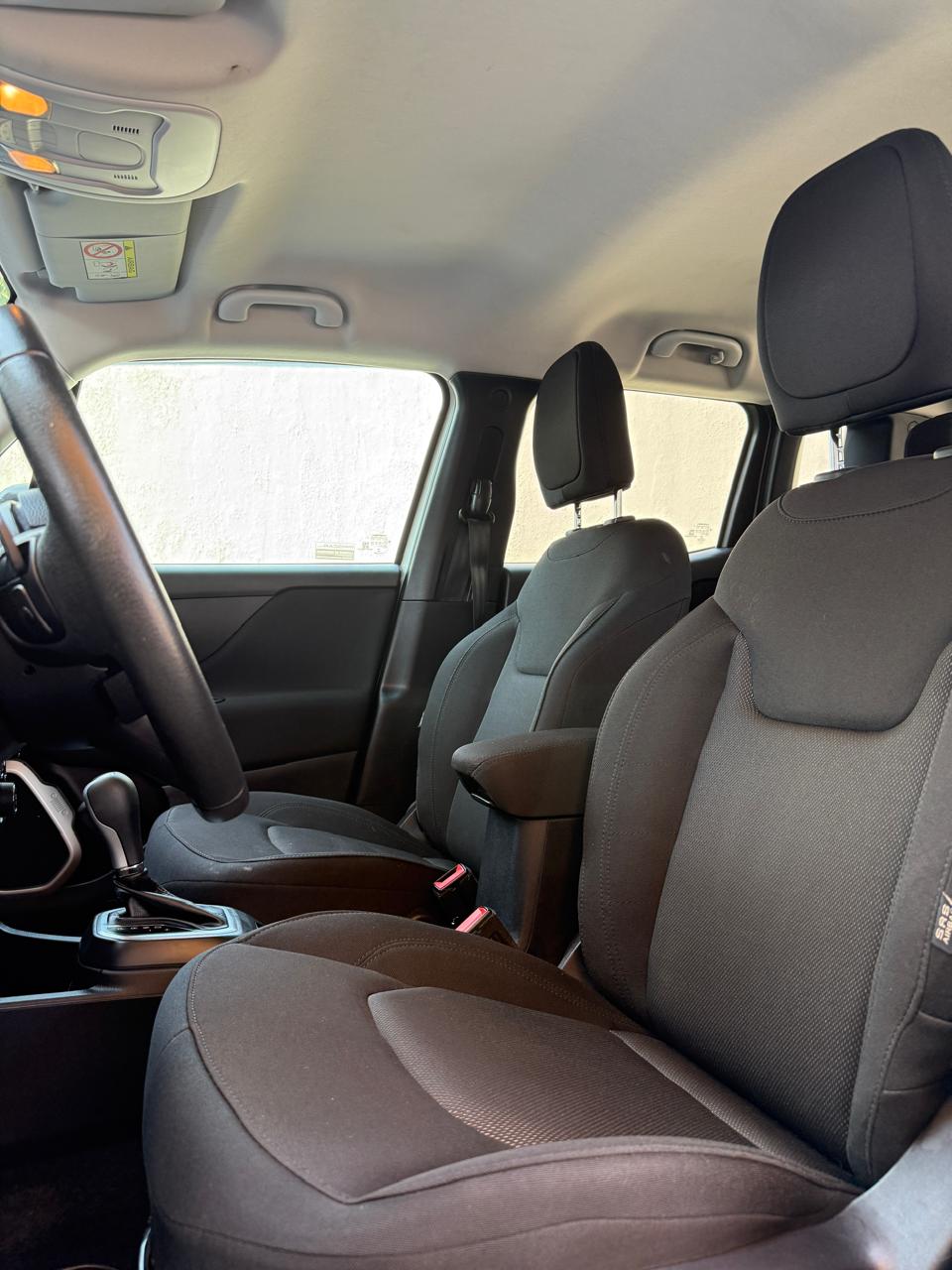 Jeep Renegade 1.8 Auto Sport LX 2023 (20.000 km)