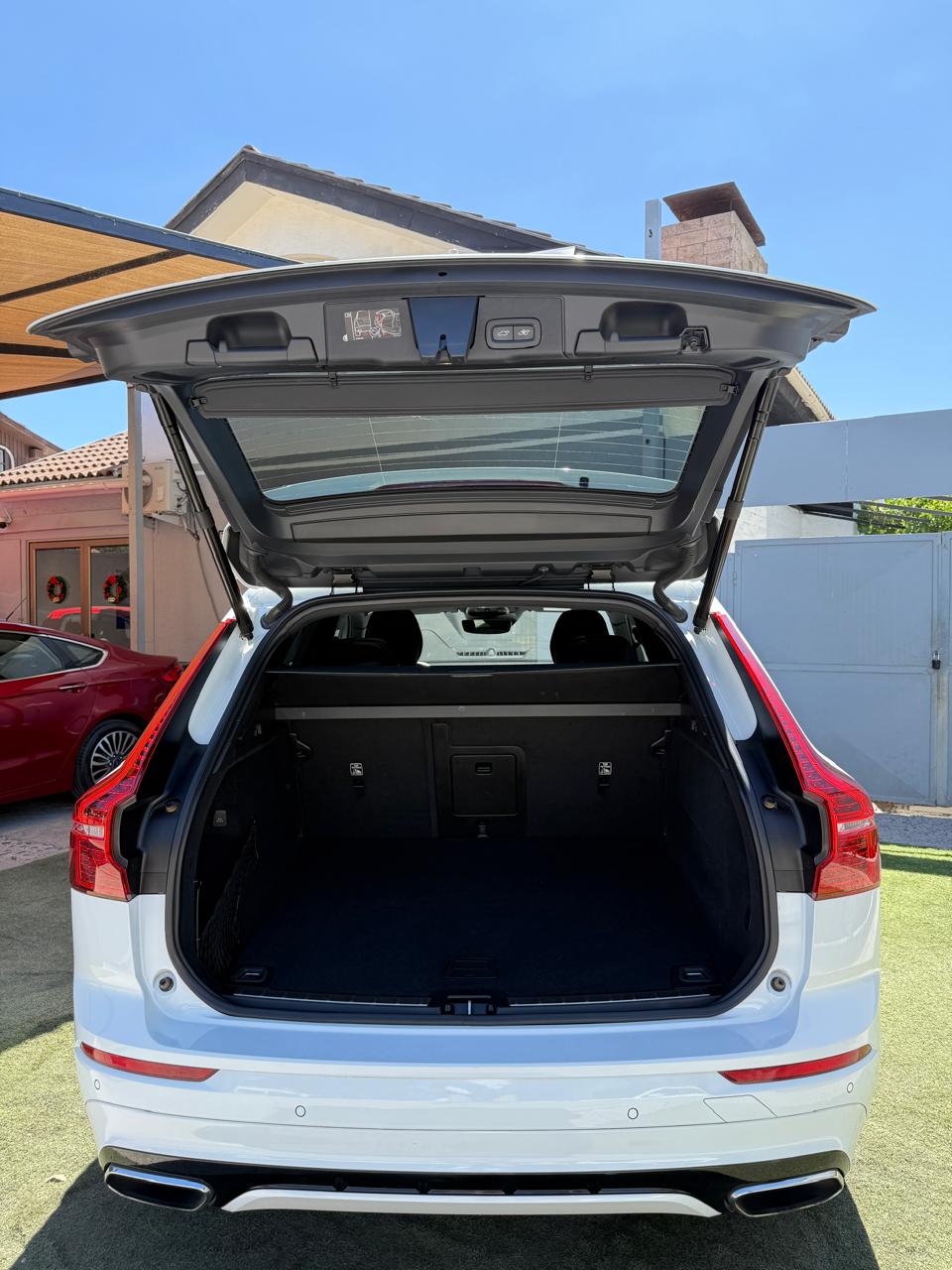 Volvo XC60 2.0 T6 R-Design 4WD 2021 (78.000 km)