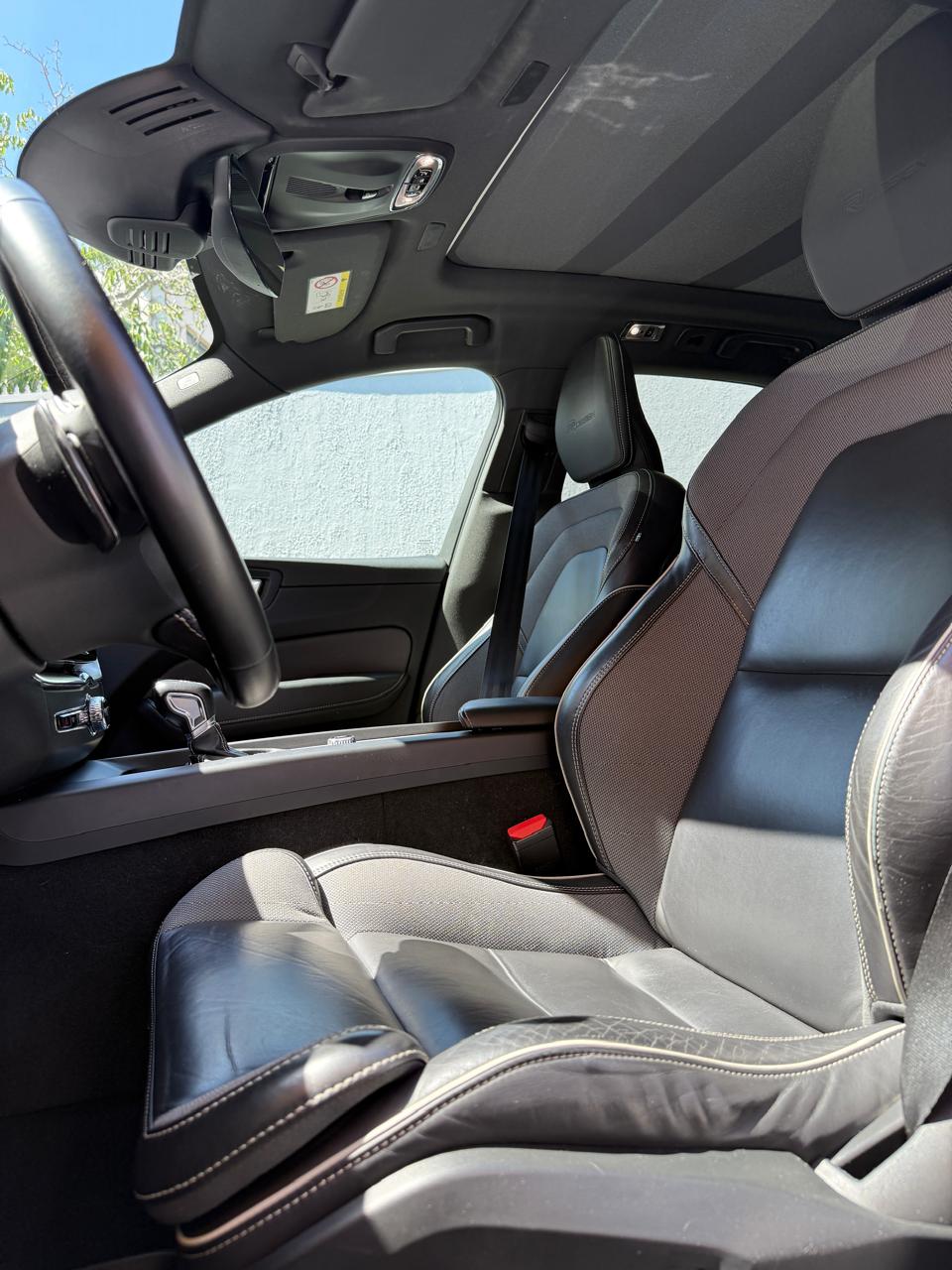 Volvo XC60 2.0 T6 R-Design 4WD 2021 (78.000 km)