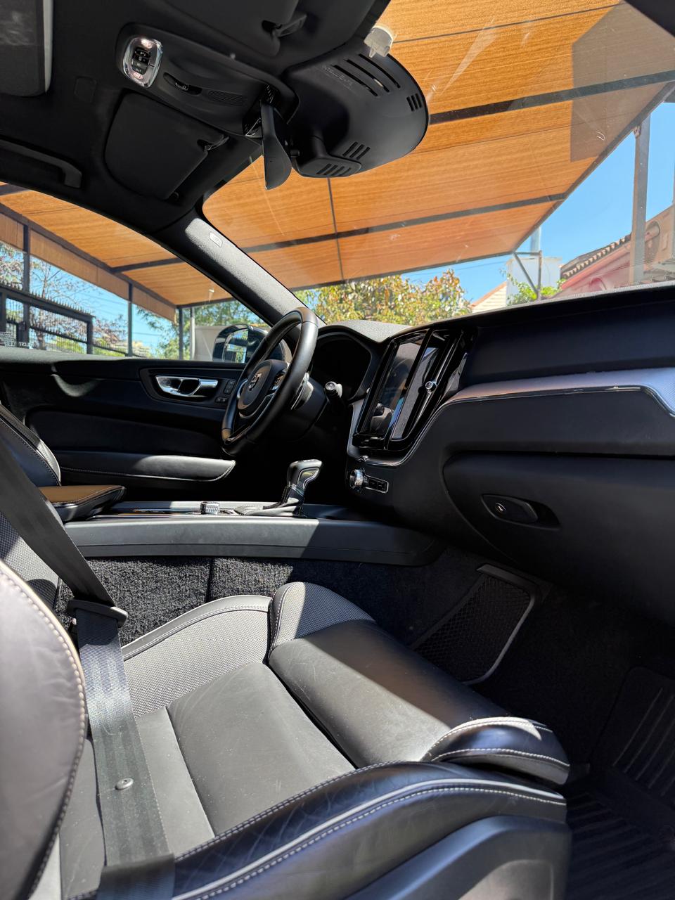 Volvo XC60 2.0 T6 R-Design 4WD 2021 (78.000 km)