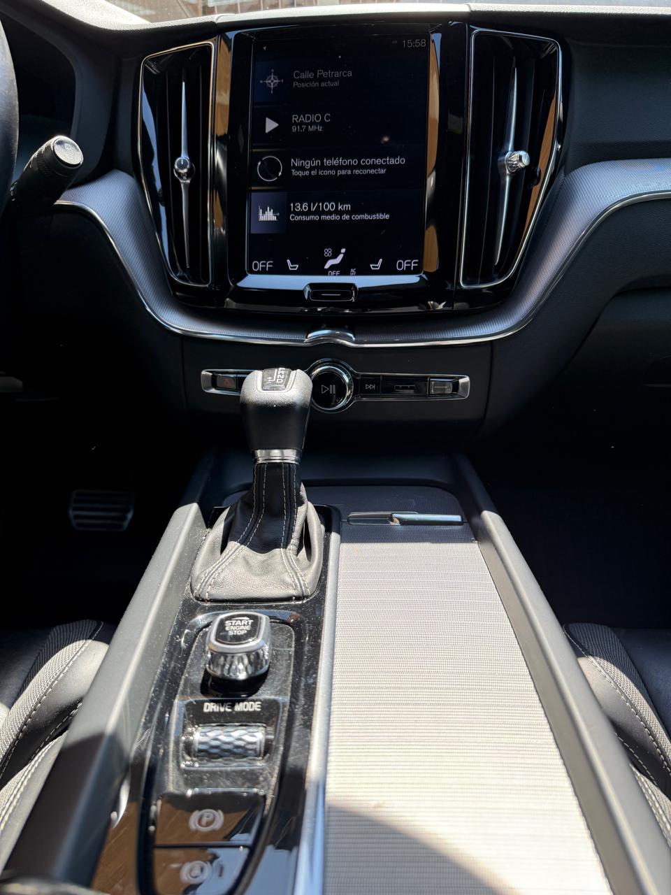 Volvo XC60 2.0 T6 R-Design 4WD 2021 (78.000 km)