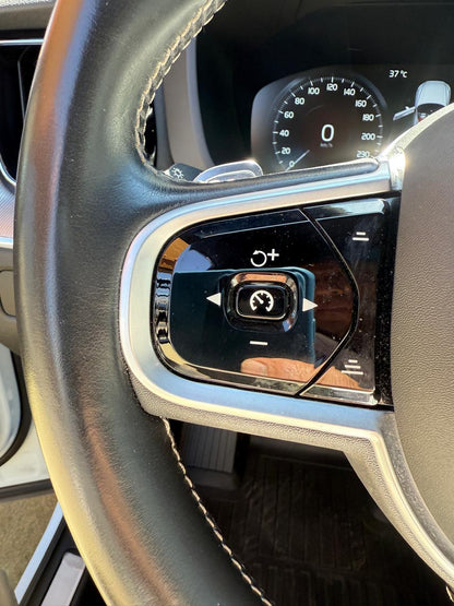 Volvo XC60 2.0 T6 R-Design 4WD 2021 (78.000 km)