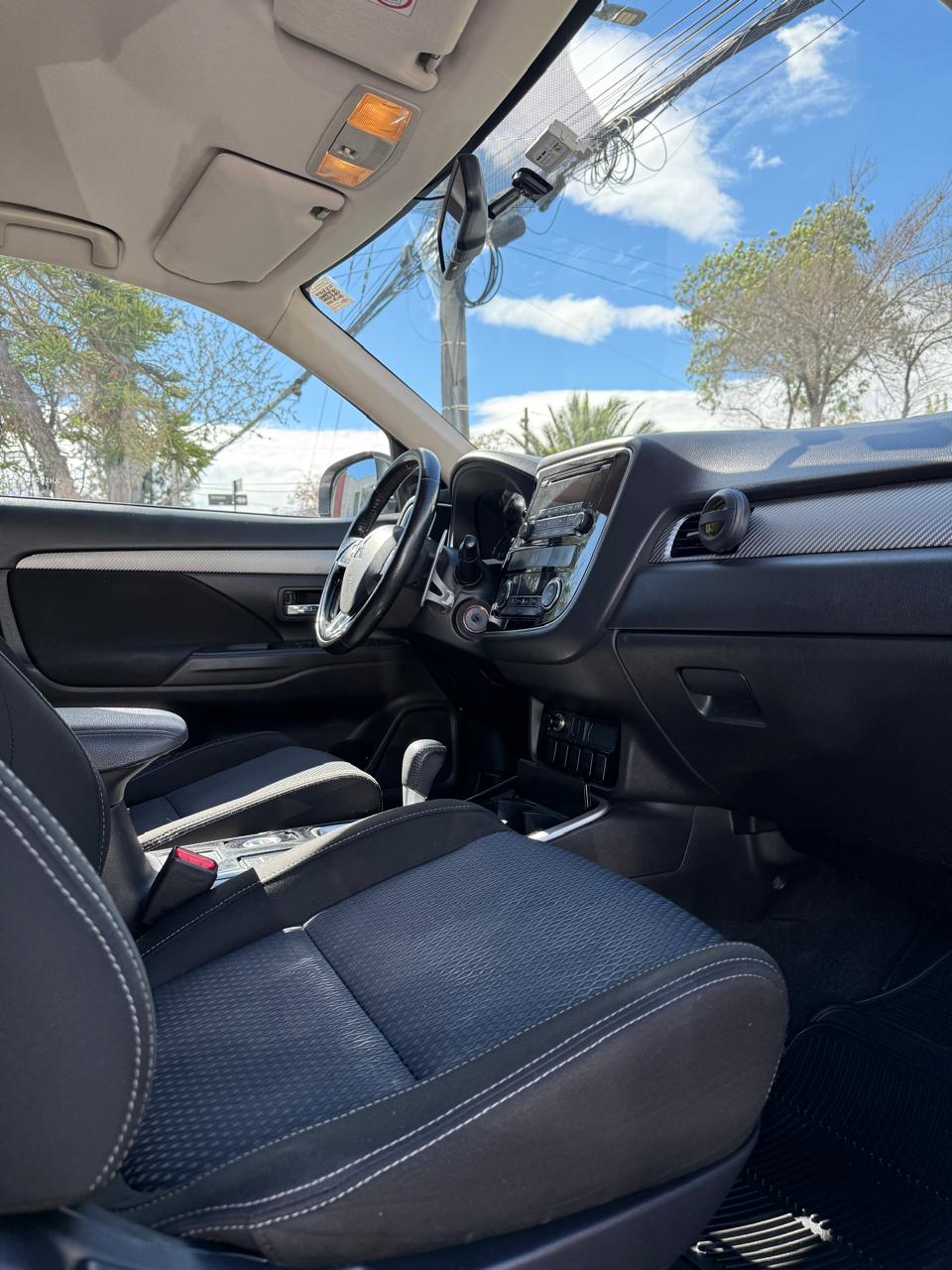 MITSUBISHI OUTLANDER GLX 2.4 2017 (118.634 Km)