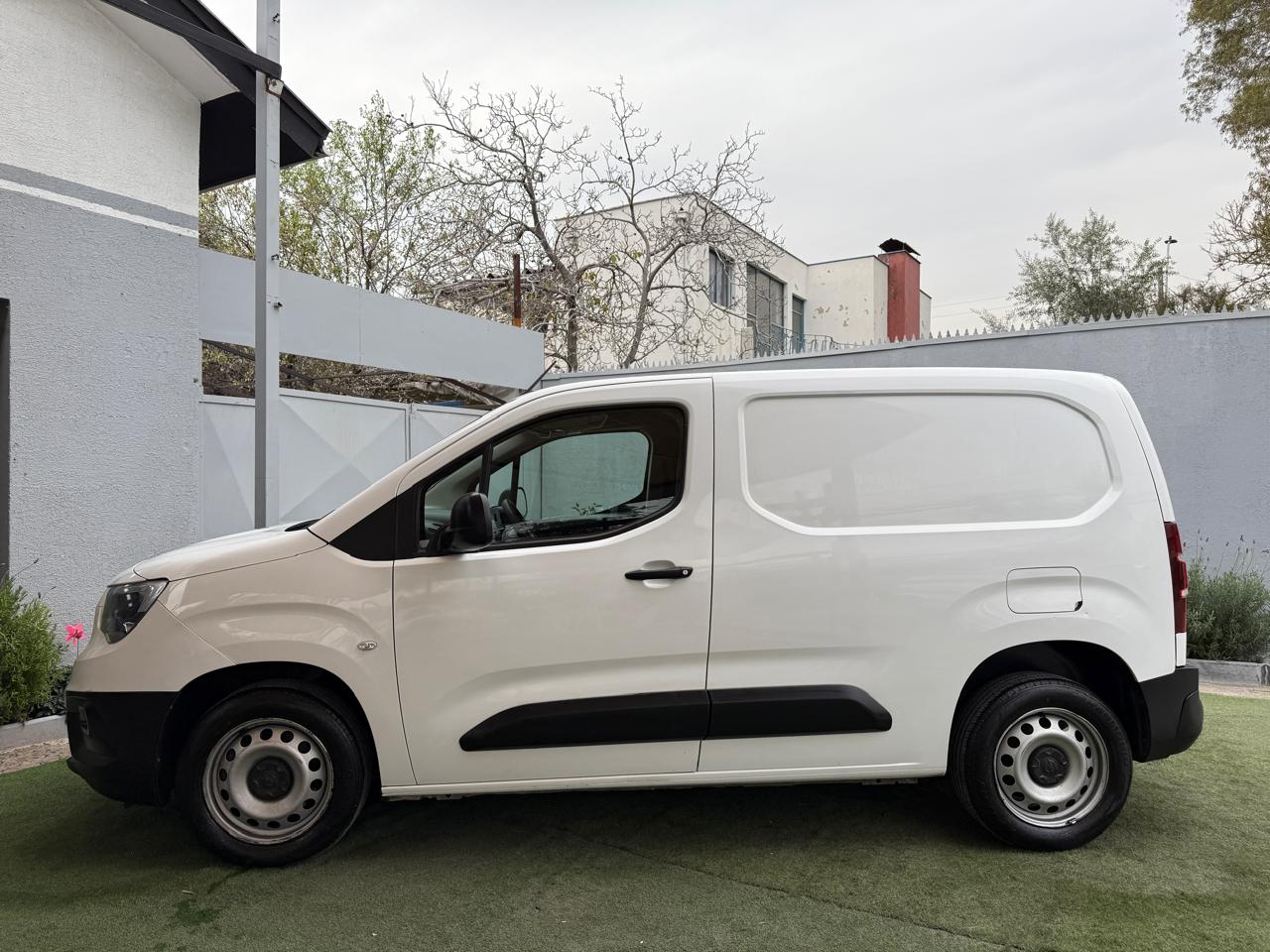 OPEL COMBO HDI 92 LT 5 P 1.6 2021 (145.000 Km)