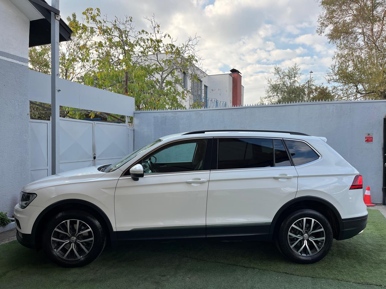 Volkswagen Tiguan 2.0 TDI DSG Comfortline 7A 4Motion 2019 (111.087 Km)