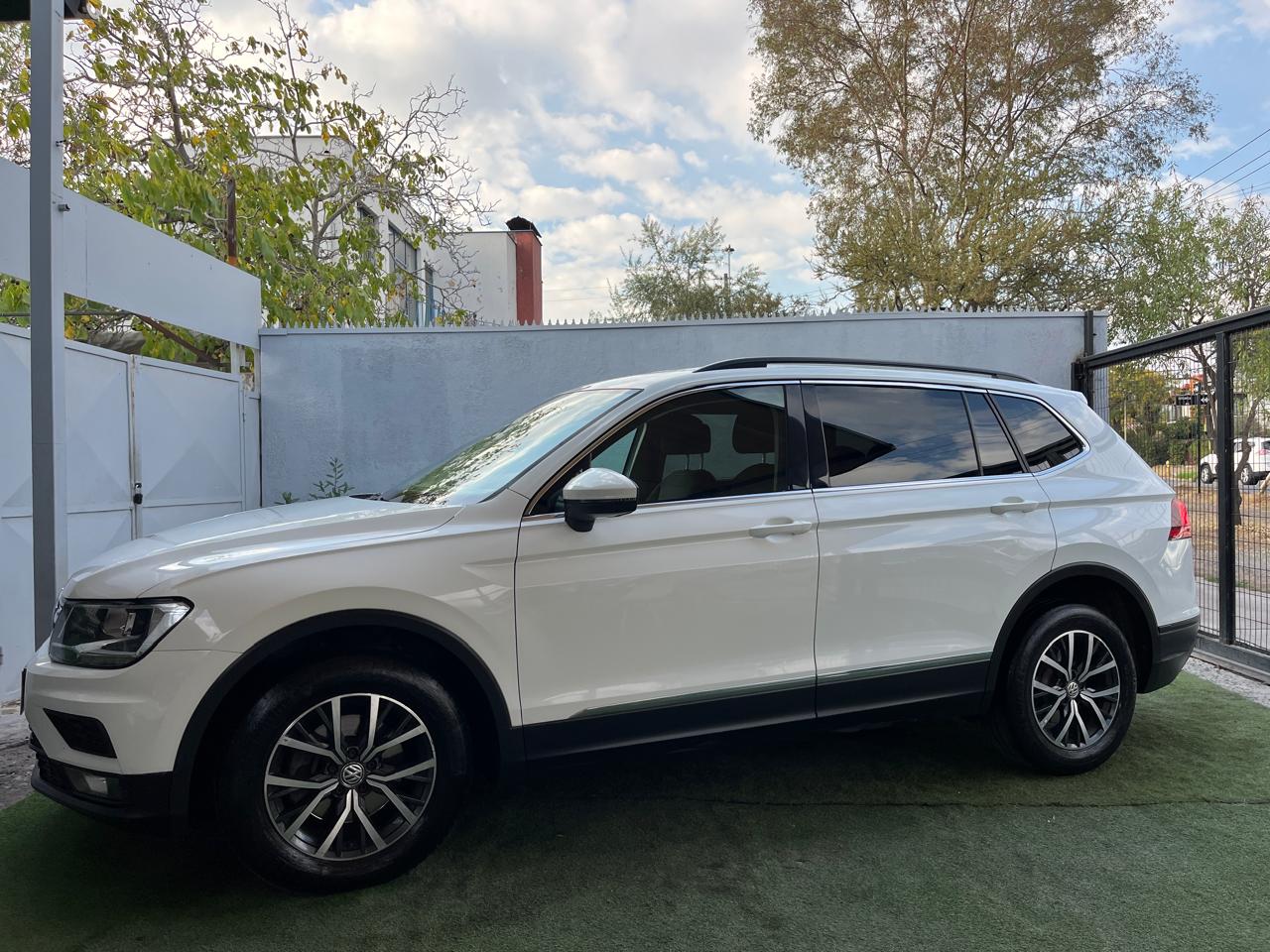 Volkswagen Tiguan 2.0 TDI DSG Comfortline 7A 4Motion 2019 (111.087 Km)