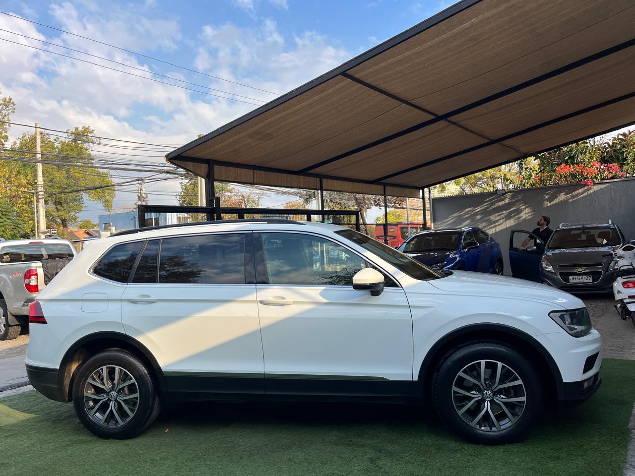 Volkswagen Tiguan 2.0 TDI DSG Comfortline 7A 4Motion 2019 (111.087 Km)