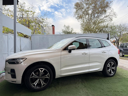 Volvo Xc60 B5 Momentun Auto AWD 2022 (98.000 Km)