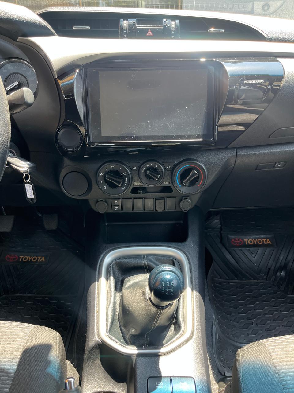 Toyota Hilux 2.7 SR 2021 (40.000 KM)