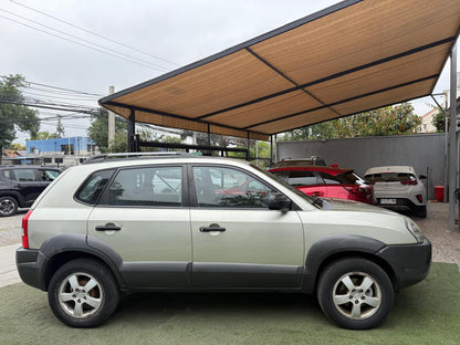 Hyundai Tucson GL 2.0 Automática 2008 (225.100 km)