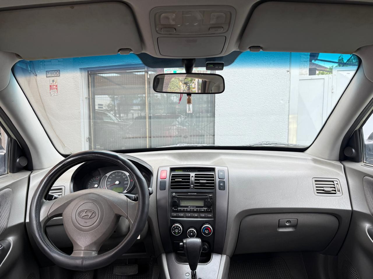 Hyundai Tucson GL 2.0 Automática 2008 (225.100 km)