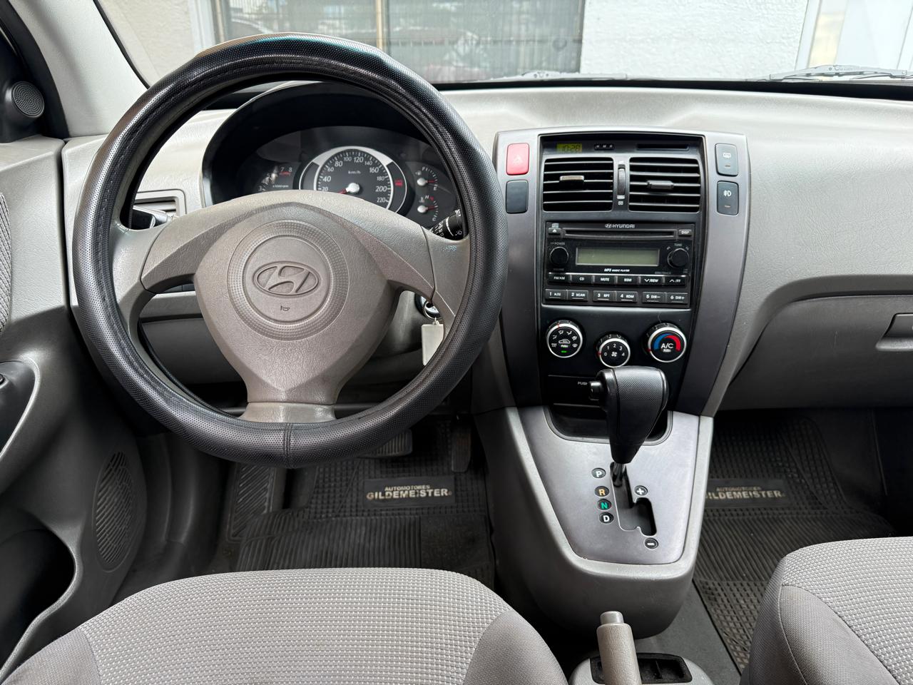 Hyundai Tucson GL 2.0 Automática 2008 (225.100 km)