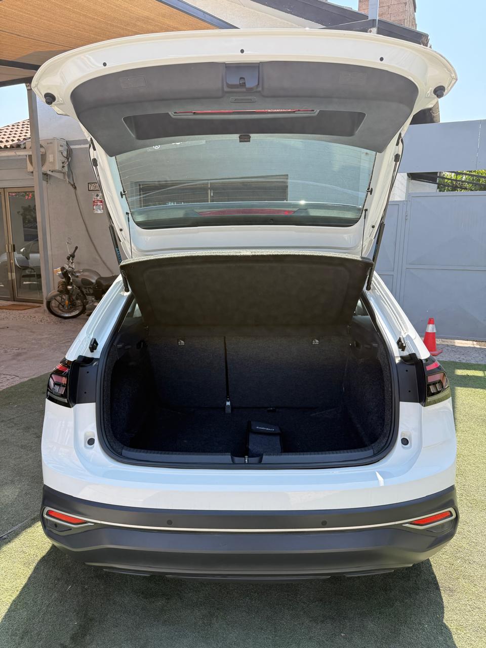 Volkswagen Nivus 1.0 TSI Comfortline 2024 (11.000 km)