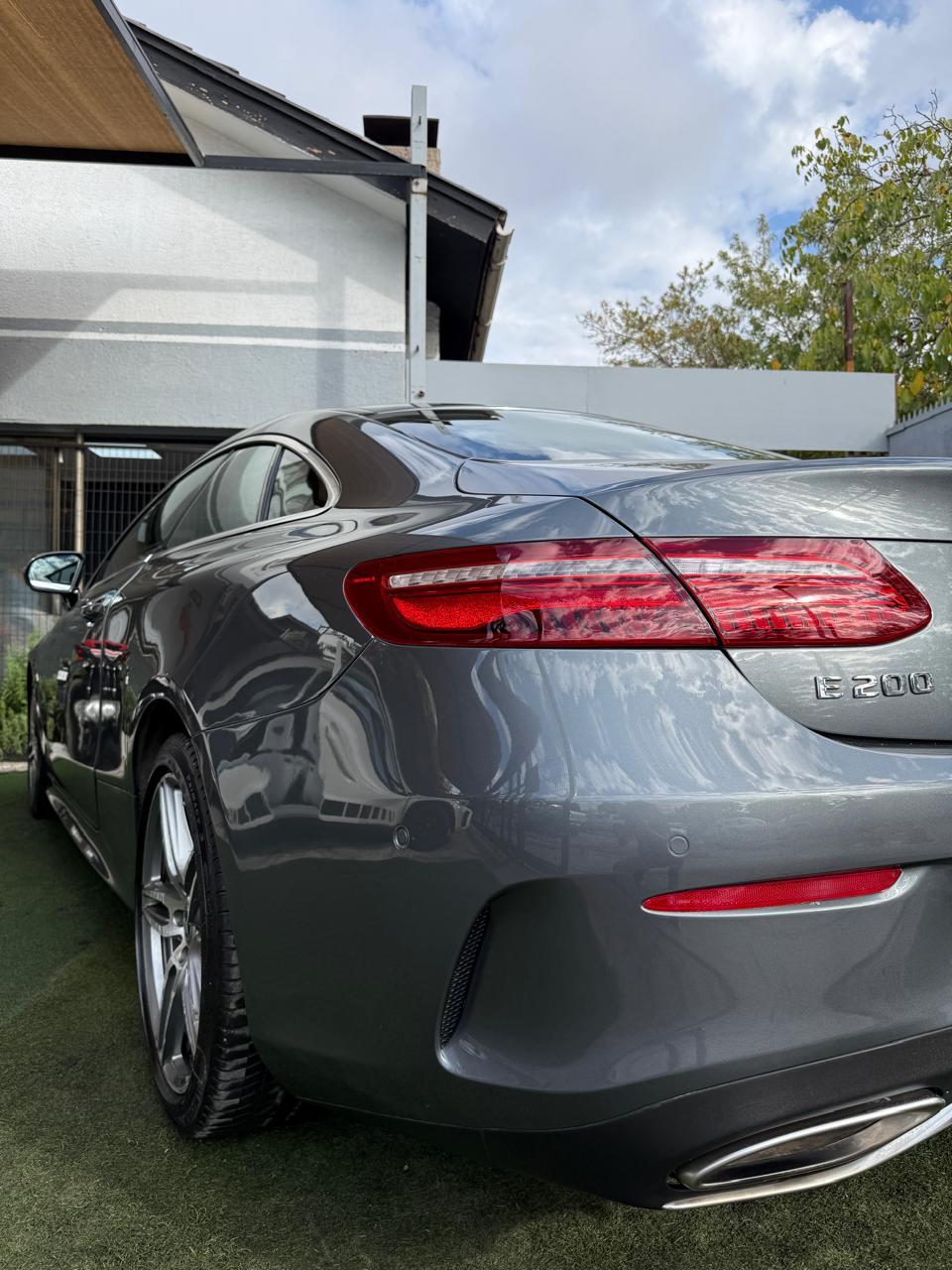 Mercedes-Benz E 200 Coupé 2018 (142.000 km)