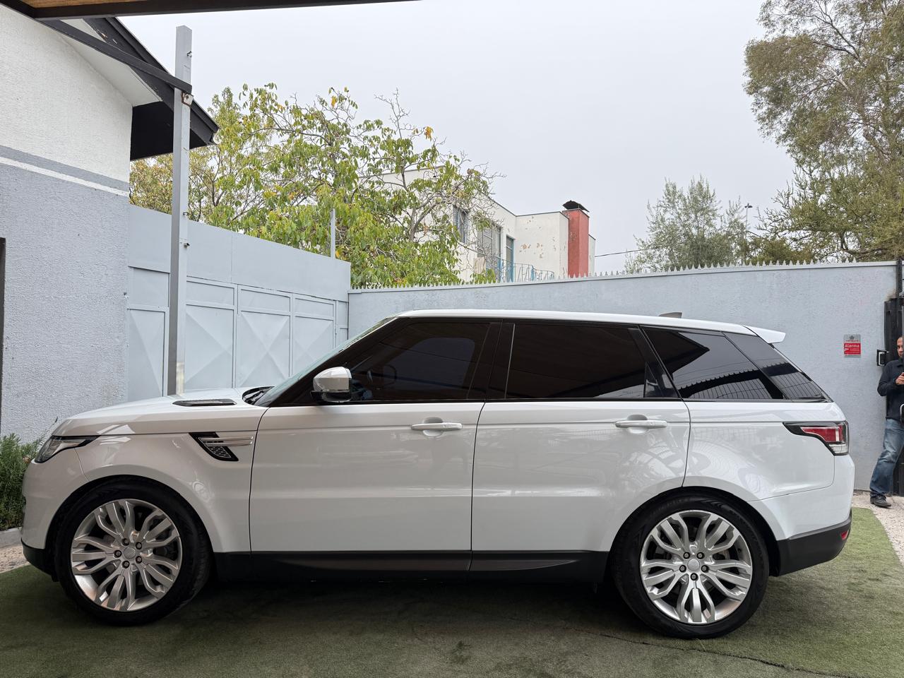Land Rover Range Rover Sport 3.0 SDV6 HSE Auto 4WD 2017 (90.000 km)