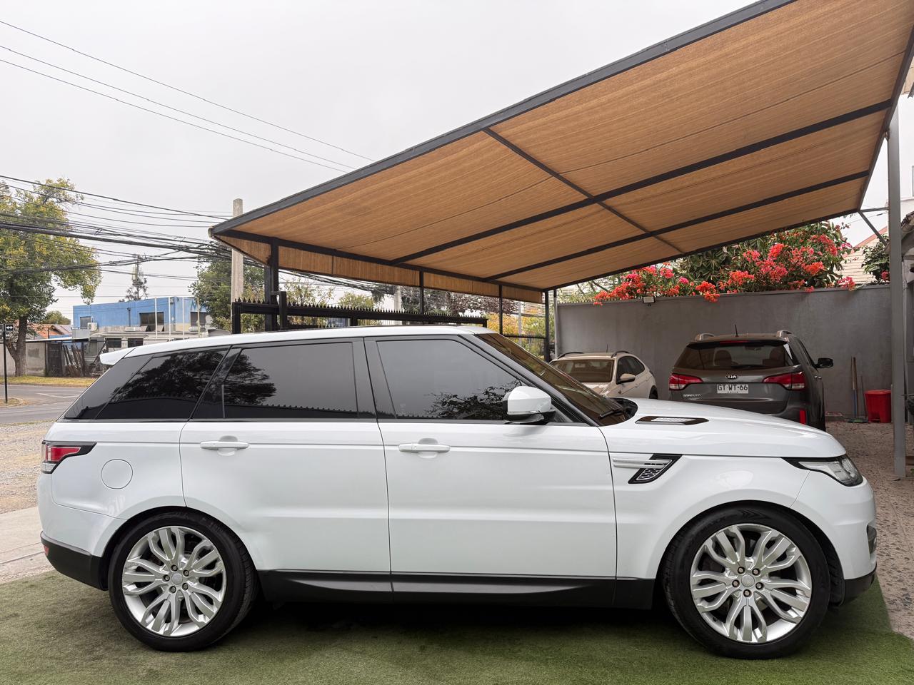 Land Rover Range Rover Sport 3.0 SDV6 HSE Auto 4WD 2017 (90.000 km)