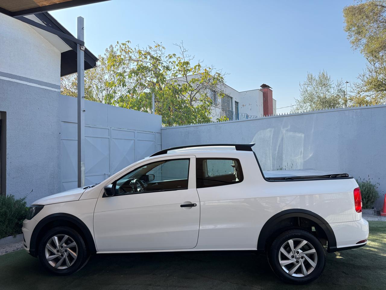 Volkswagen Saveiro 1.6 DC Comfortline 2021 (106.000 km)
