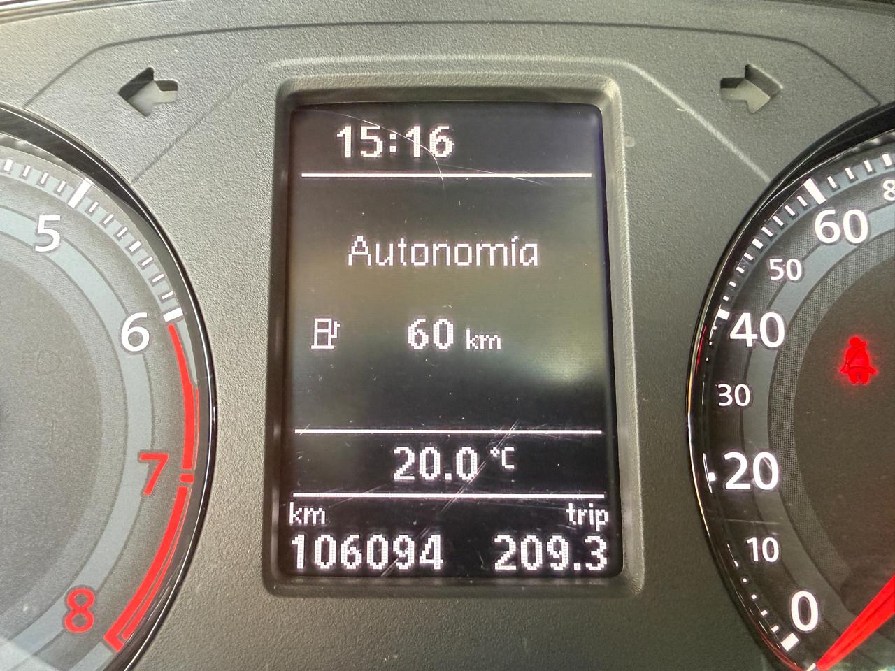 Volkswagen Saveiro 1.6 DC Comfortline 2021 (106.000 km)