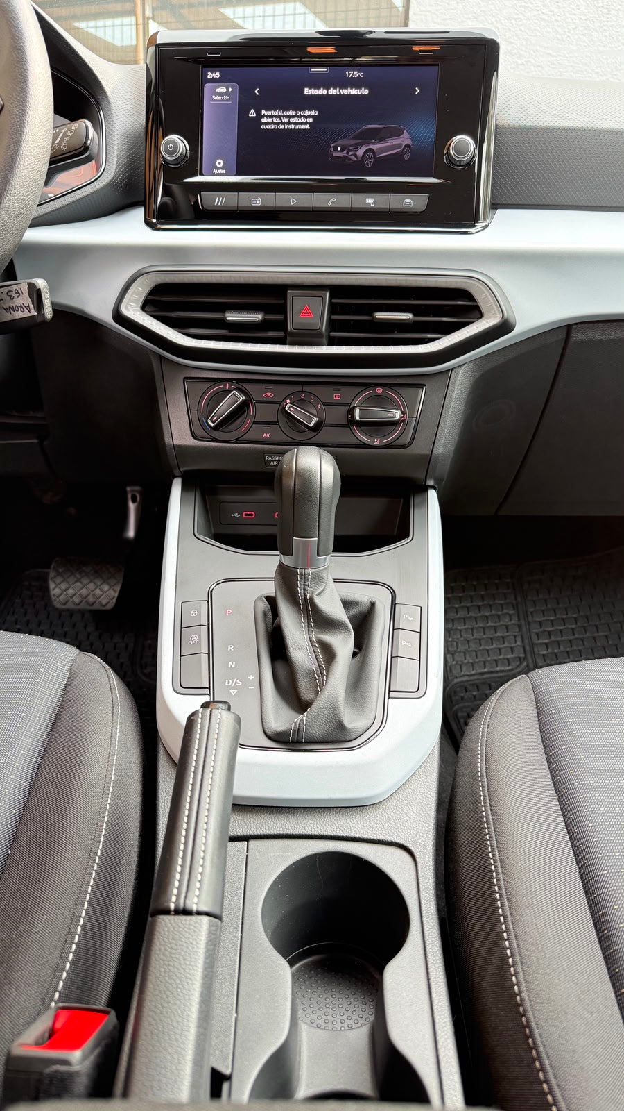 Seat Arona 1.6 Automático FR 2025 (242 km)