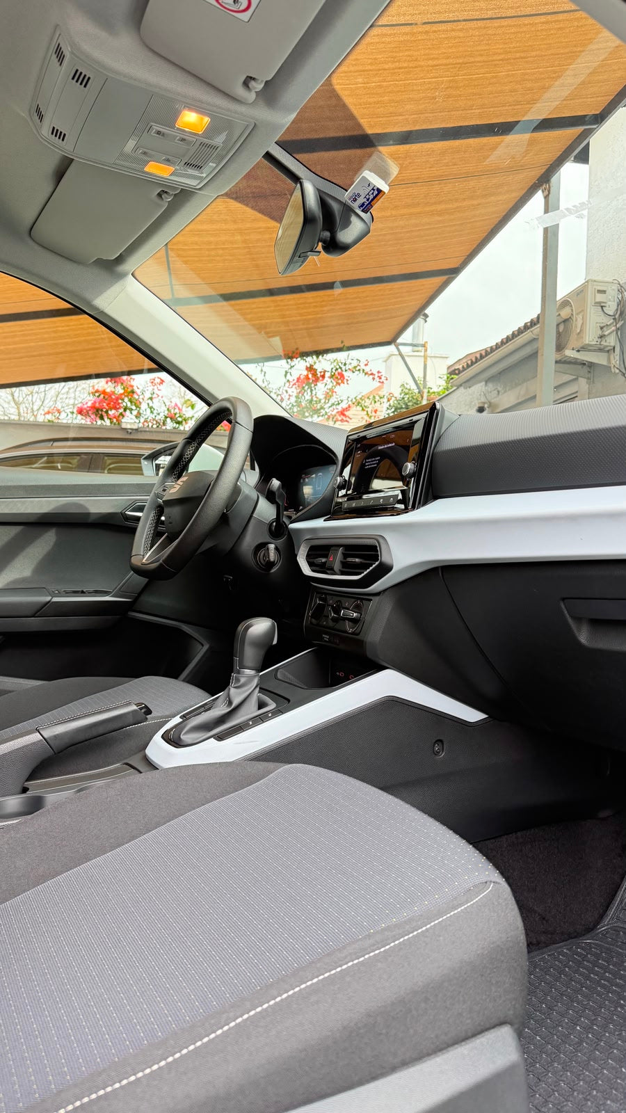 Seat Arona 1.6 Automático FR 2025 (242 km)