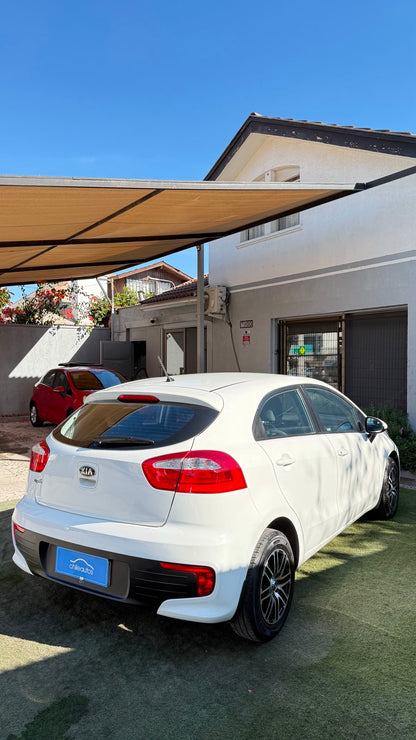 Kia Rio 5 1.4 EX Manual 2015 (117.950 km)