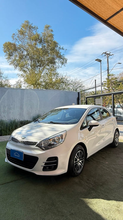 Kia Rio 5 1.4 EX Manual 2015 (117.950 km)