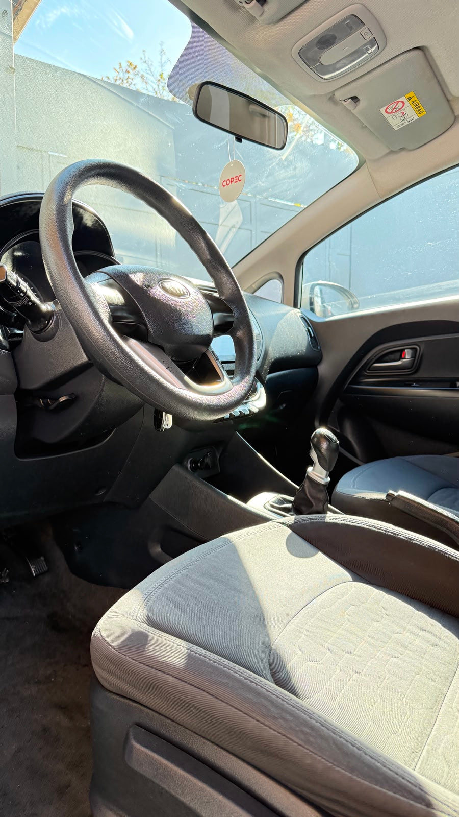 Kia Rio 5 1.4 EX Manual 2015 (117.950 km)