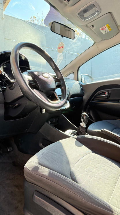Kia Rio 5 1.4 EX Manual 2015 (117.950 km)