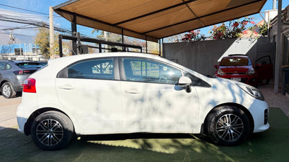 Kia Rio 5 1.4 EX Manual 2015 (117.950 km)