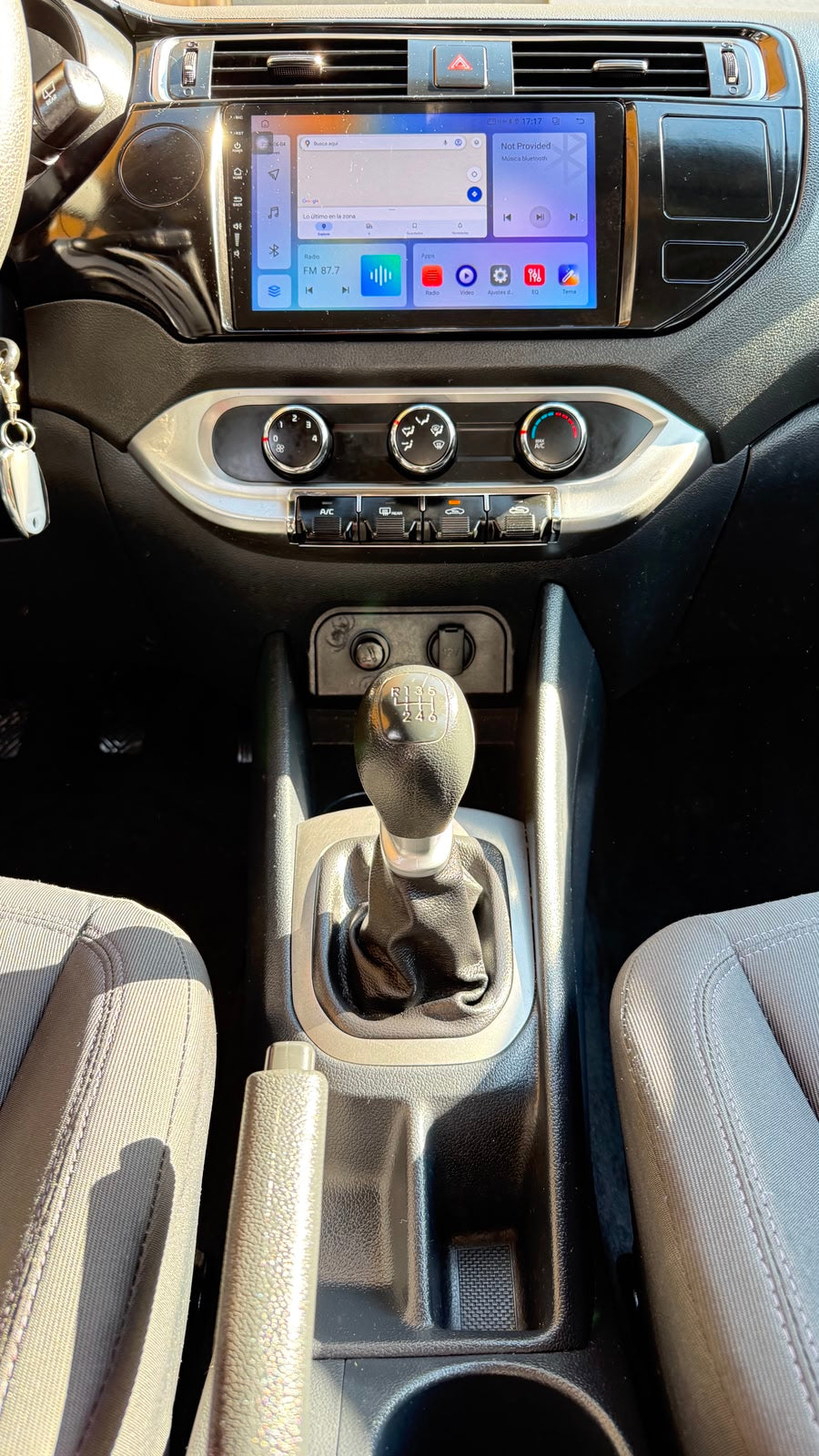 Kia Rio 5 1.4 EX Manual 2015 (117.950 km)
