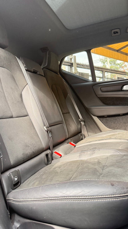 Volvo XC40 2.0 T4 R-Design Automático 2021 (88.995 km)