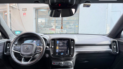 Volvo XC40 2.0 T4 R-Design Automático 2021 (88.995 km)