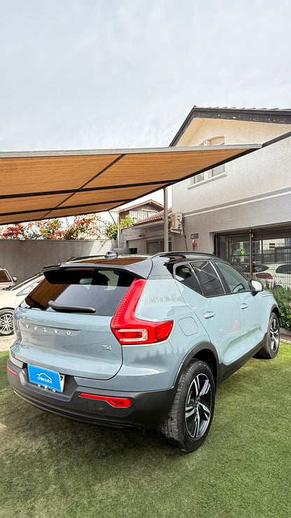 Volvo XC40 2.0 T4 R-Design Automático 2021 (88.995 km)