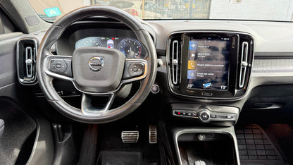 Volvo XC40 2.0 T4 R-Design Automático 2021 (88.995 km)