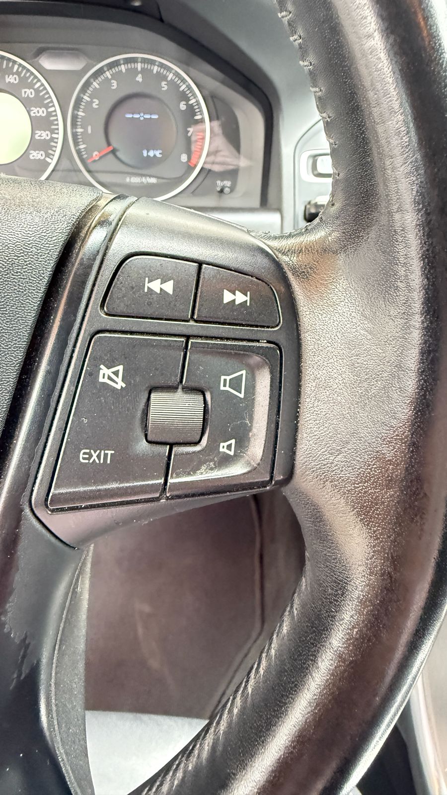 Volvo XC60 2.0 T5 Comfort 4X2 AT 2014 (121.540 km)