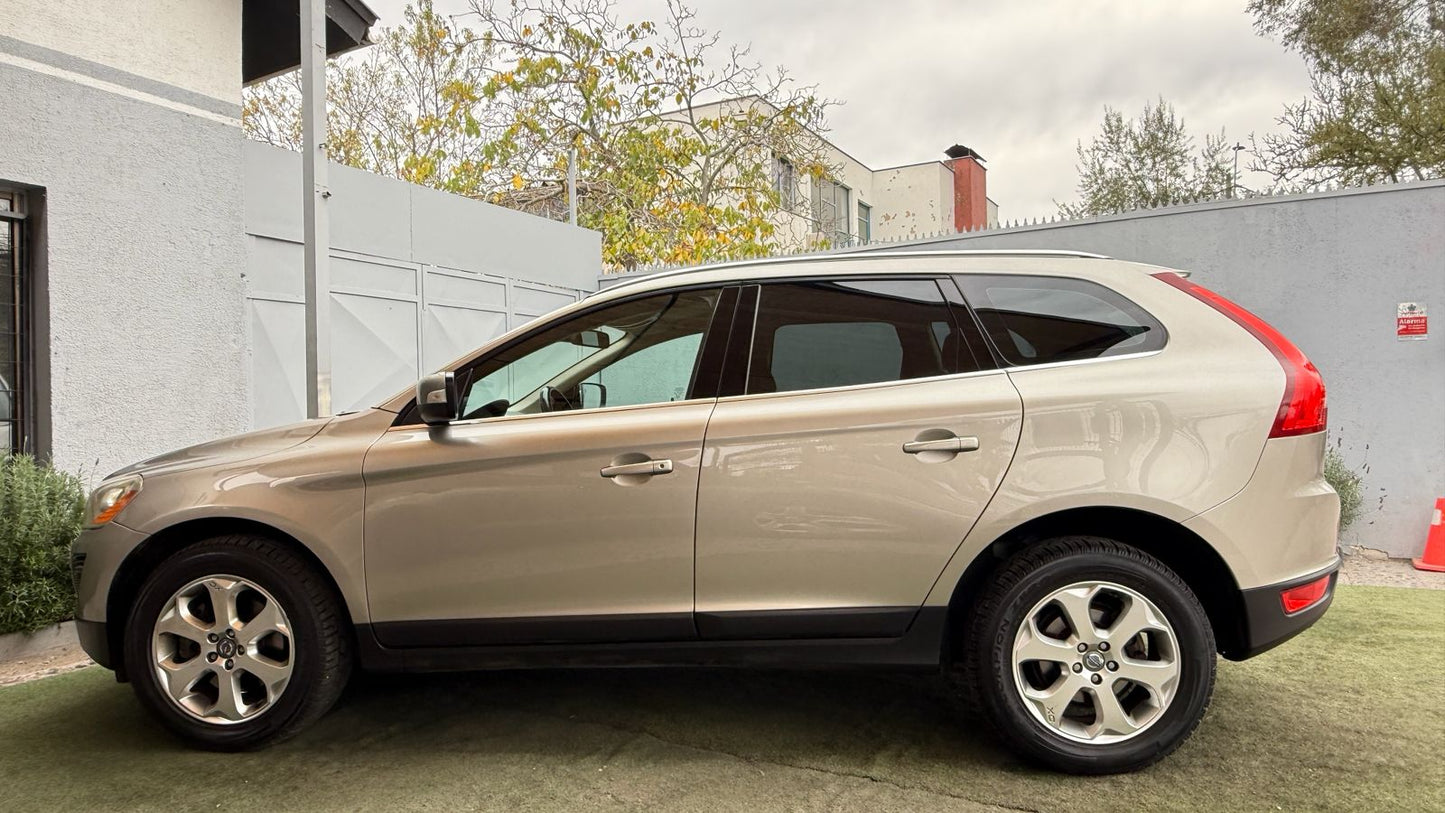Volvo XC60 2.0 T5 Comfort 4X2 AT 2014 (121.540 km)