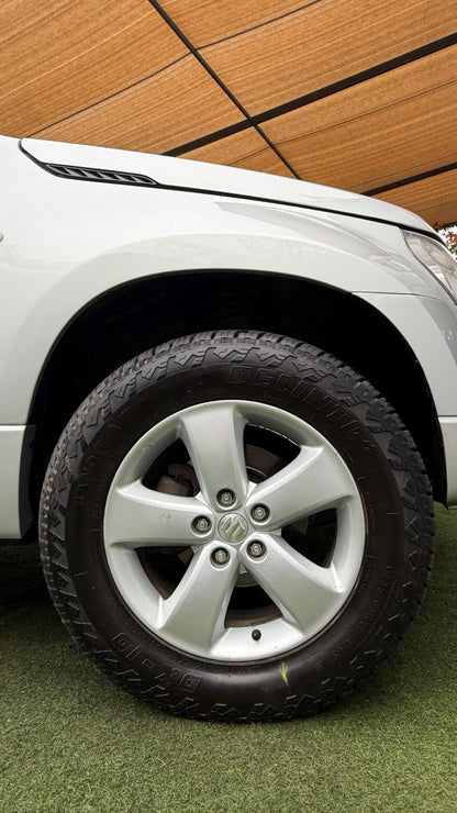 Suzuki Grand Vitara GLX 2.4 4X4 MT 2012 (235.500 km)