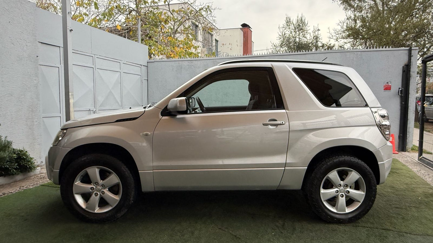 Suzuki Grand Vitara GLX 2.4 4X4 MT 2012 (235.500 km)