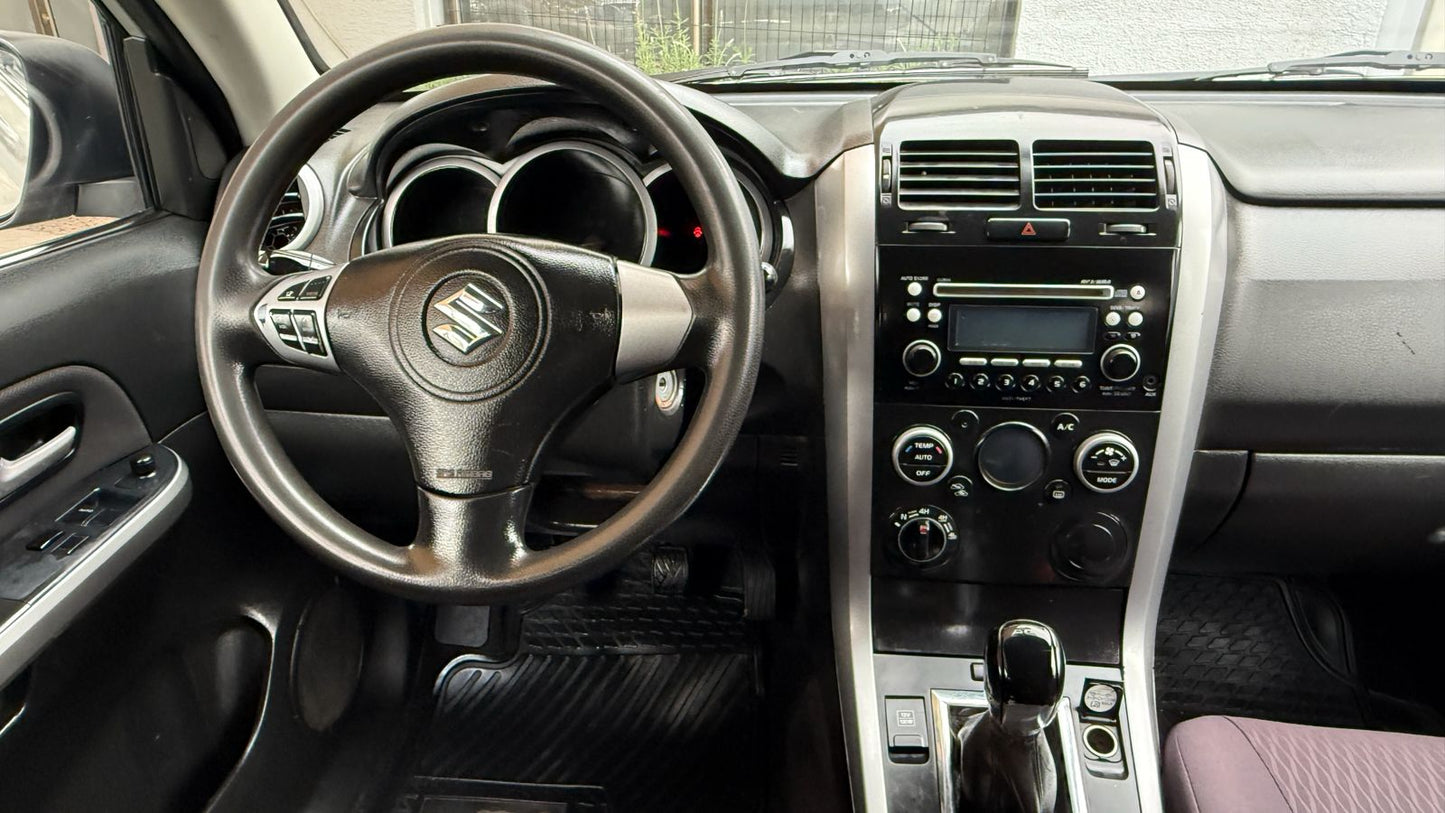 Suzuki Grand Vitara GLX 2.4 4X4 MT 2012 (235.500 km)