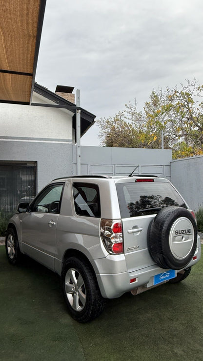 Suzuki Grand Vitara GLX 2.4 4X4 MT 2012 (235.500 km)